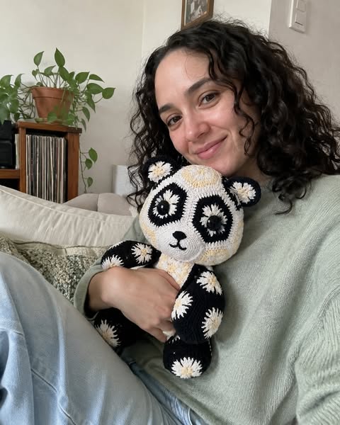Crochetez un panda fleuri