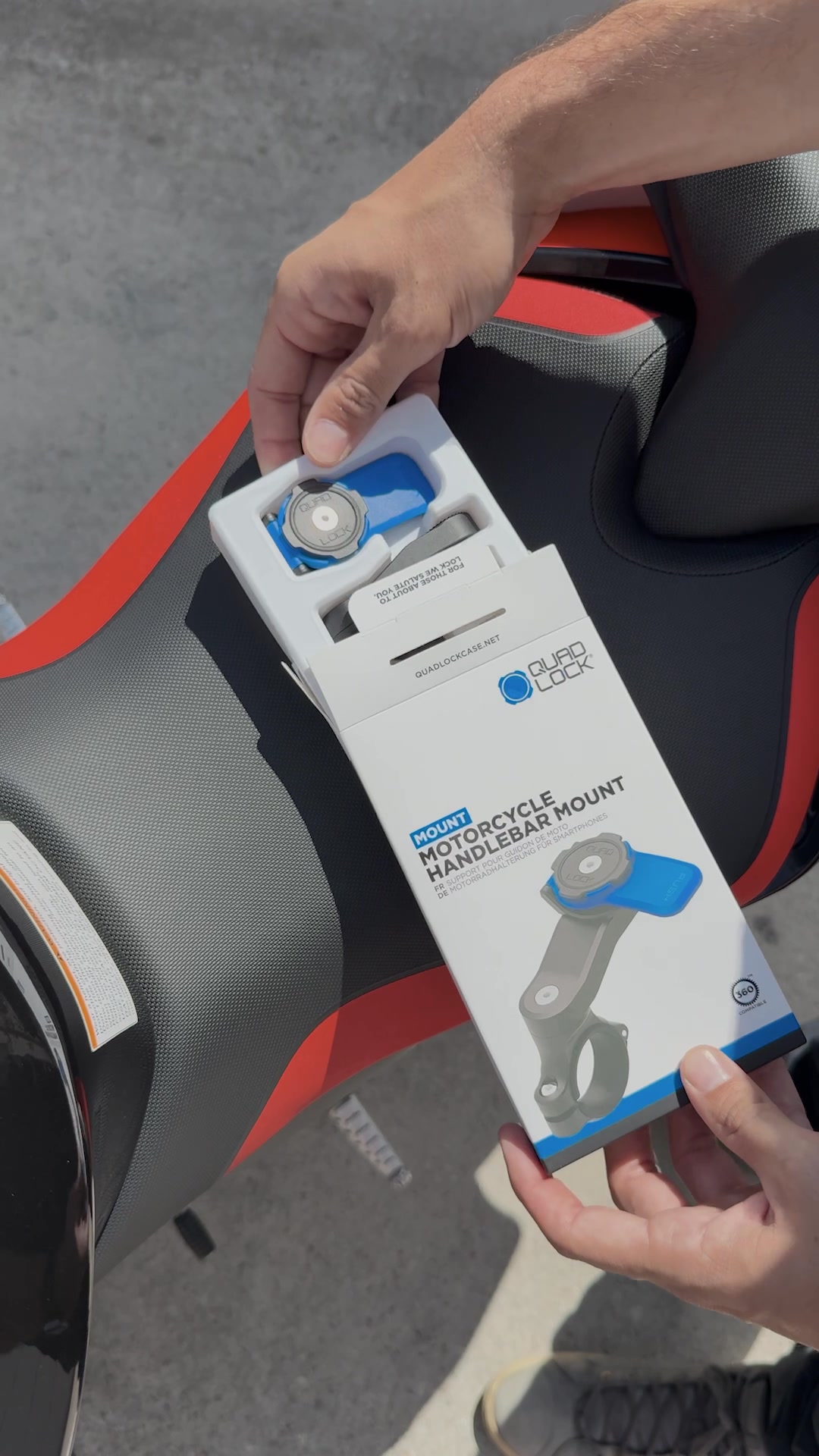 SECURE MOUNTING AND ADJUSTABILITY