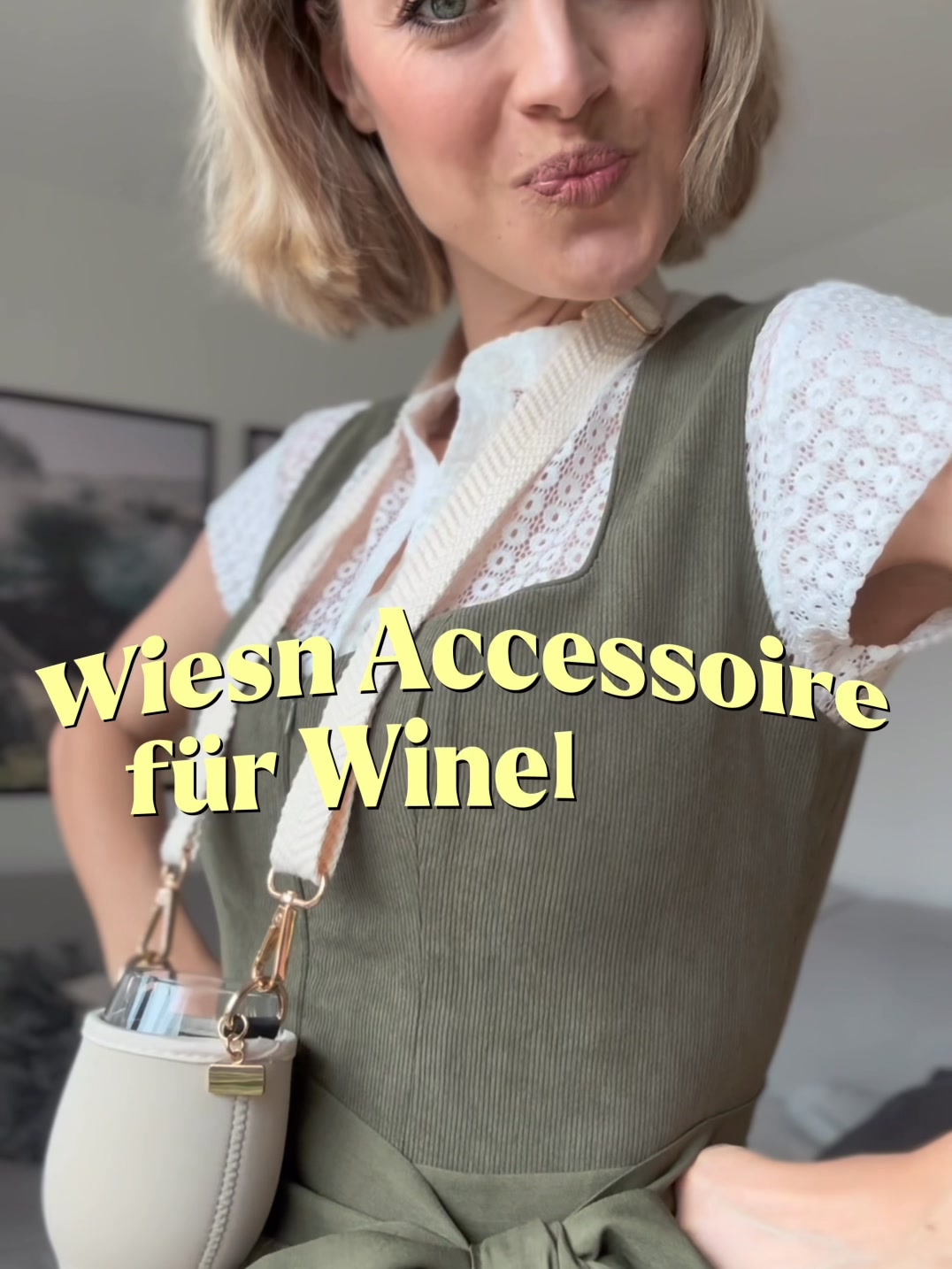 Wein dabei. Hände frei