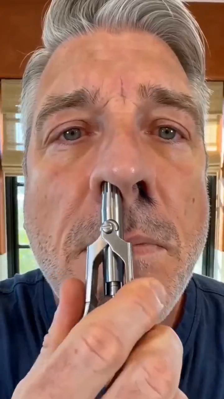 Manual Nose Hair Trimmer