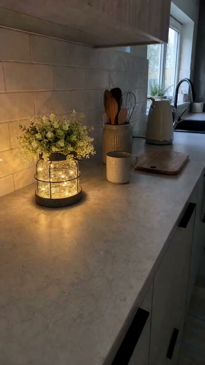 Set It Down and the Corner Looks Styled