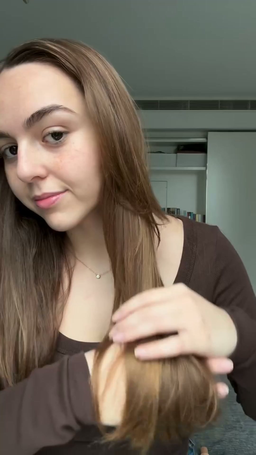Effortlessly lighten your hair from home