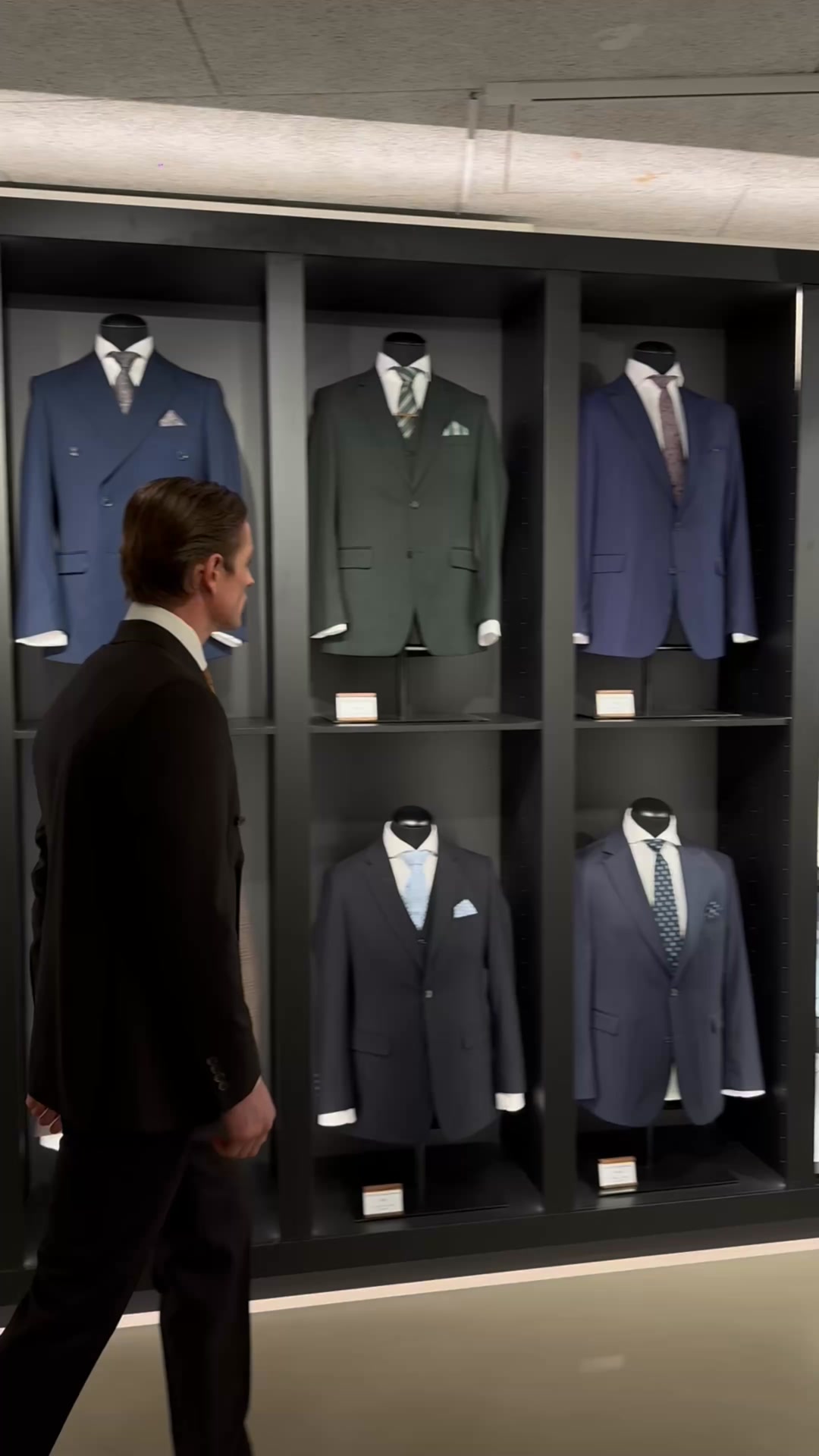 Shop SUIT CLUB her