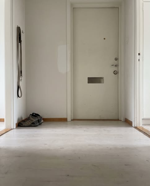 Nyt hän asettuu makuulle