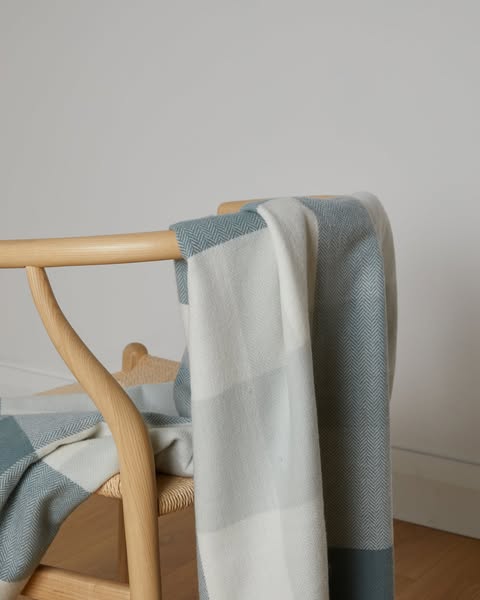 FOXFORD Aille Lambswool Throw | Made in Ireland