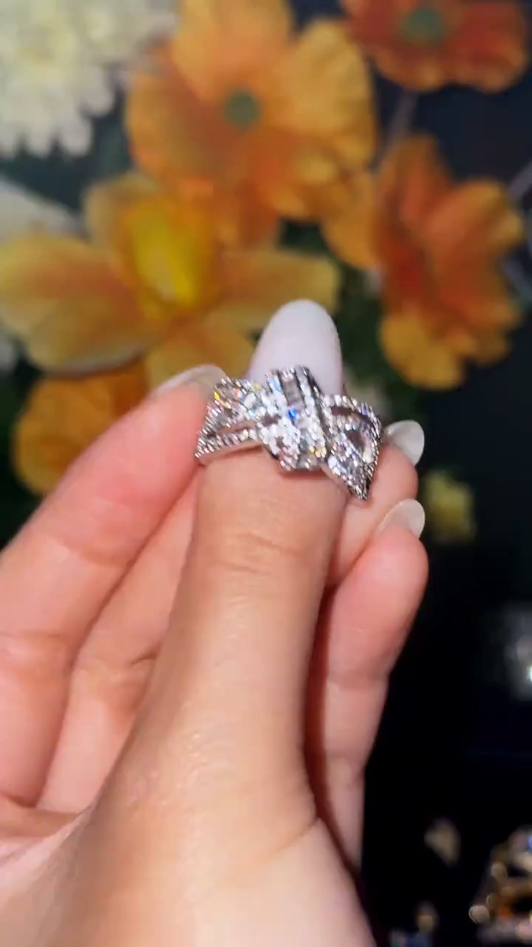Openwork Ribbon Zircon Ring