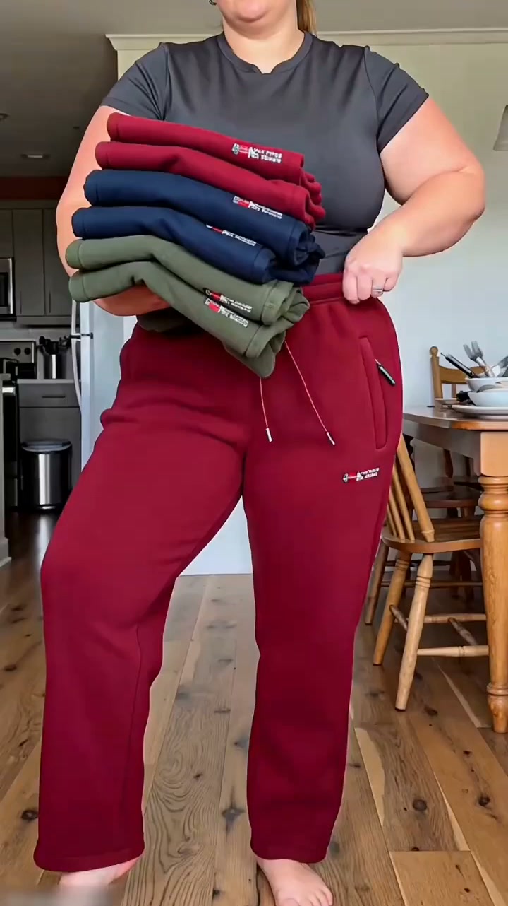 Fleece-Lined Sweatpants — Grab Them Before Winter
