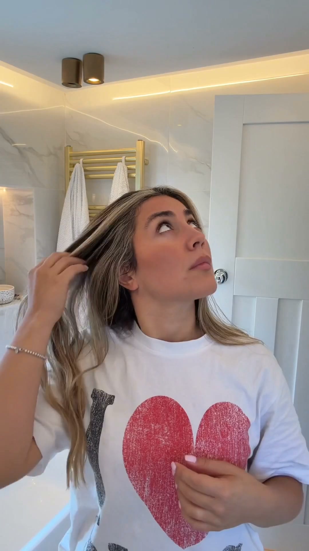 Fuller, thicker-looking hair, in one minute a day