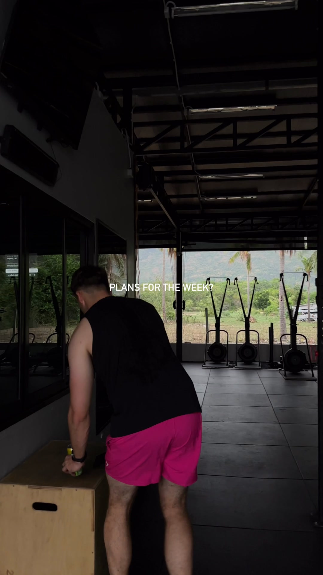 Want to crush your next HYROX race? Get daily workouts tailored to your fitness level
