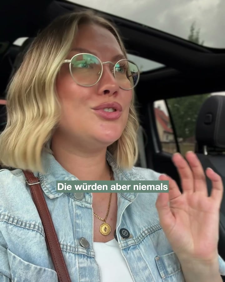 Deine Eltern schlafen schlecht? Vielleicht liegt es an alten Kissen.