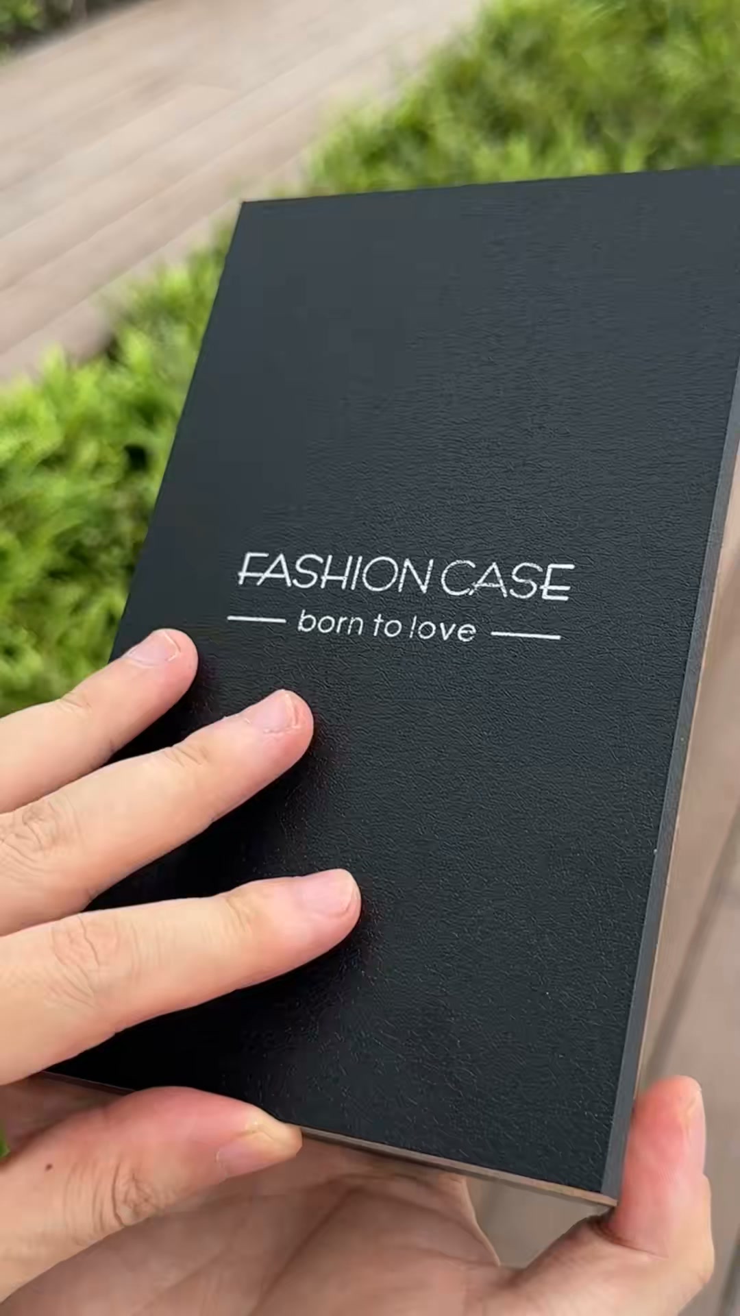 Leather Magnetic Bracket Wallet Drops