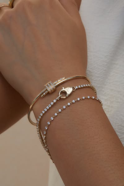 Free Shipping & Returns