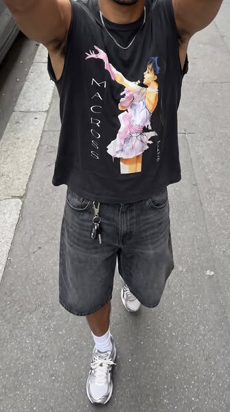 Macross 'Lynn Idol' Cut-Off Vintage Black Tee