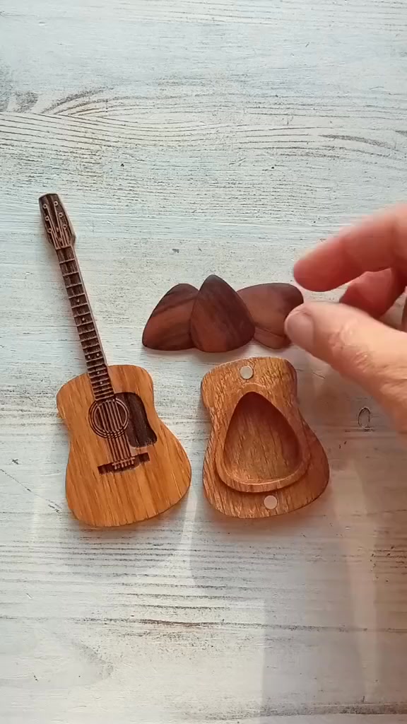 Mini Cute Edition Wooden Guitar Plectrum Case