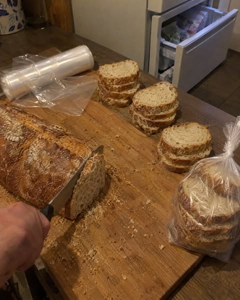 Du frierst dein Brot ein, damit es nicht schimmelt?
