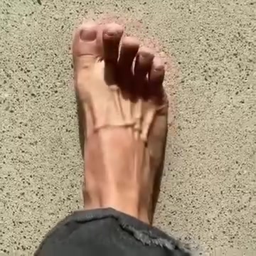 Anúncio de Claire Harrison