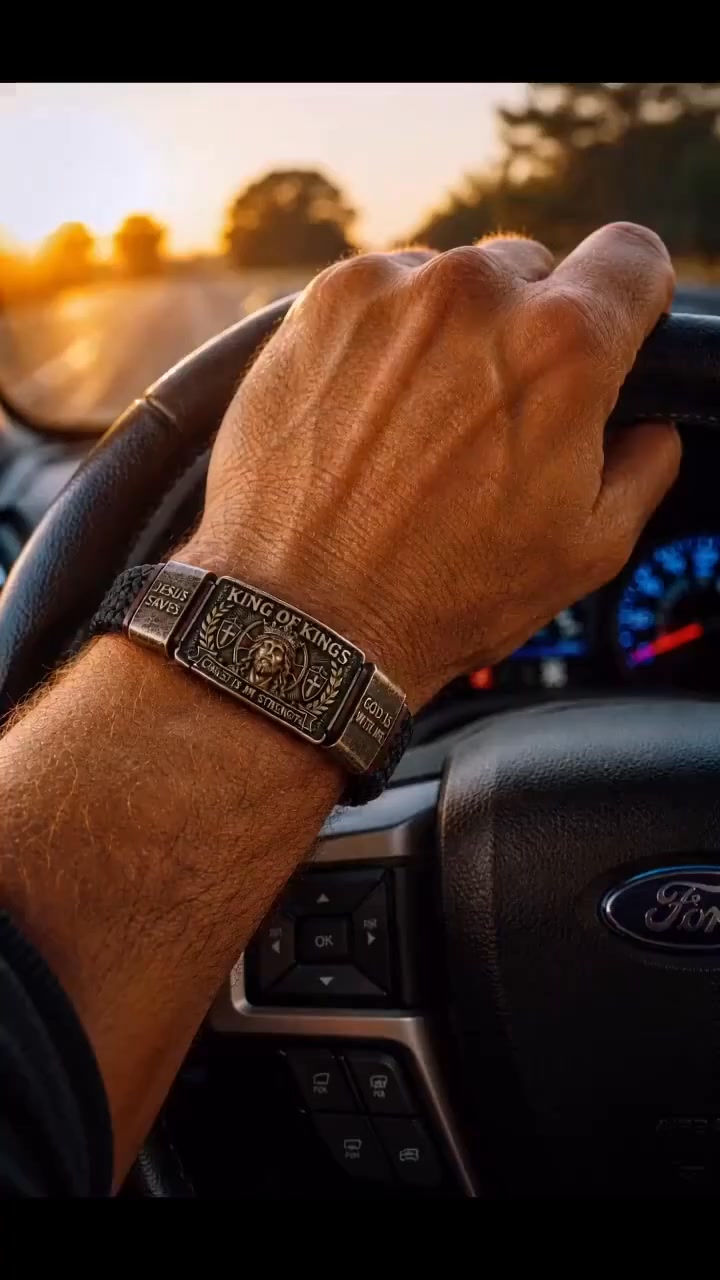 CHRIST IS MY STRENGTH: The Daily Reminder Bracelet for Men of Faith