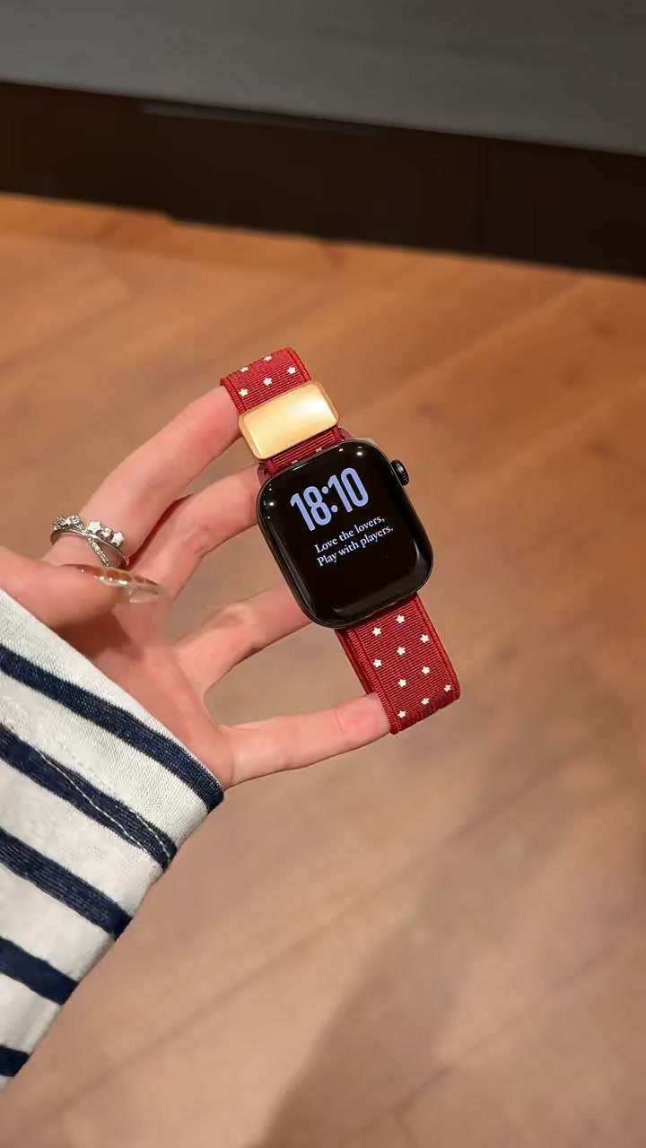 Cutest Polka Dot Apple Watch Strap!