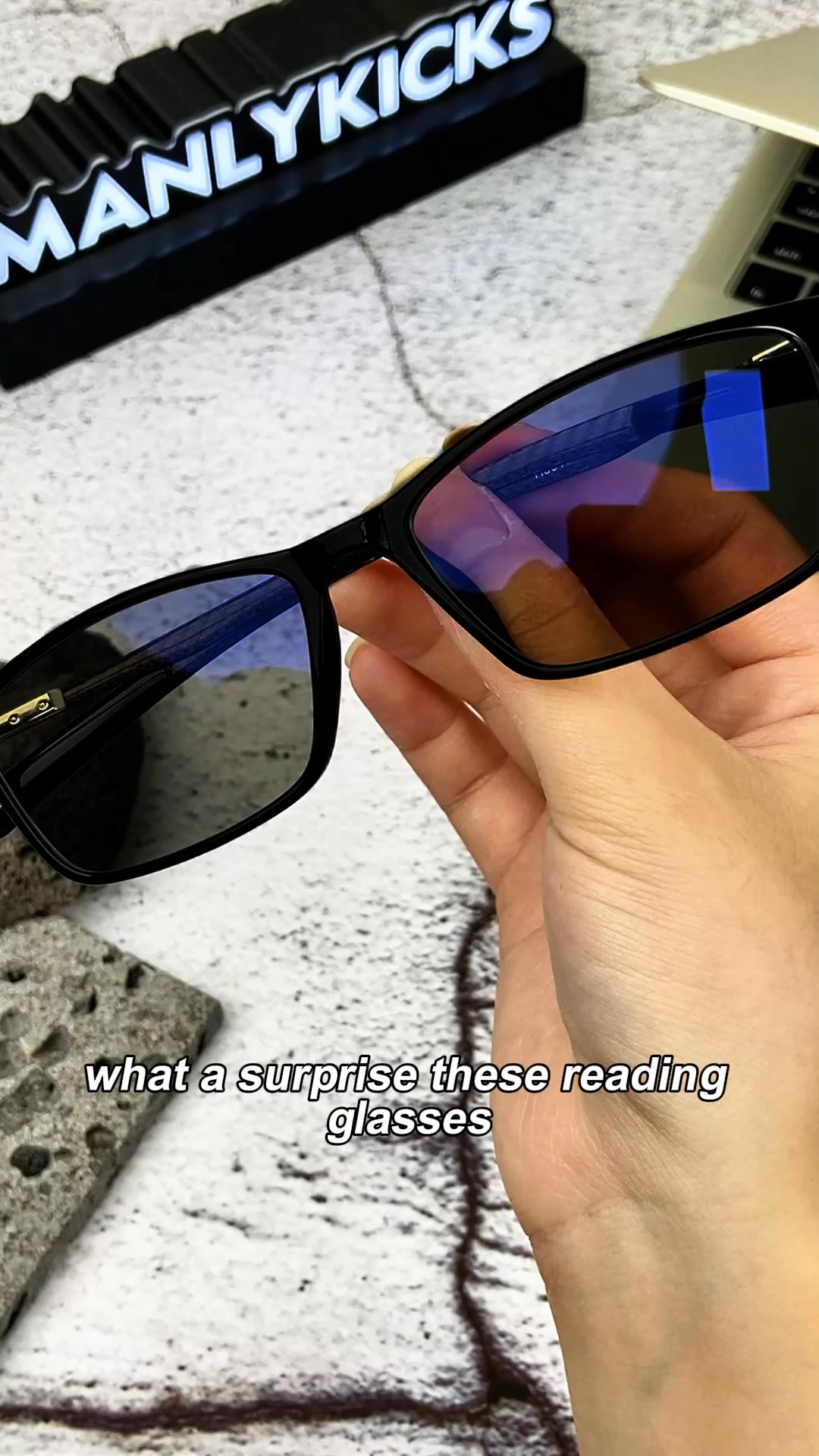 Crystal-clear vision near or far—one pair does it all!