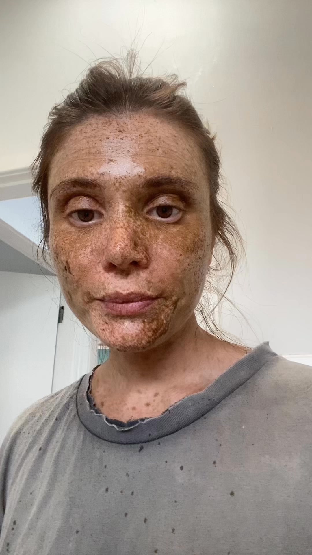A Natural Alternative For Golden, Glossy Skin