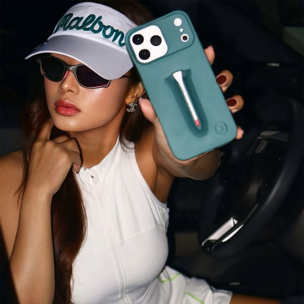 The world's first phone case with an integrated golf tee