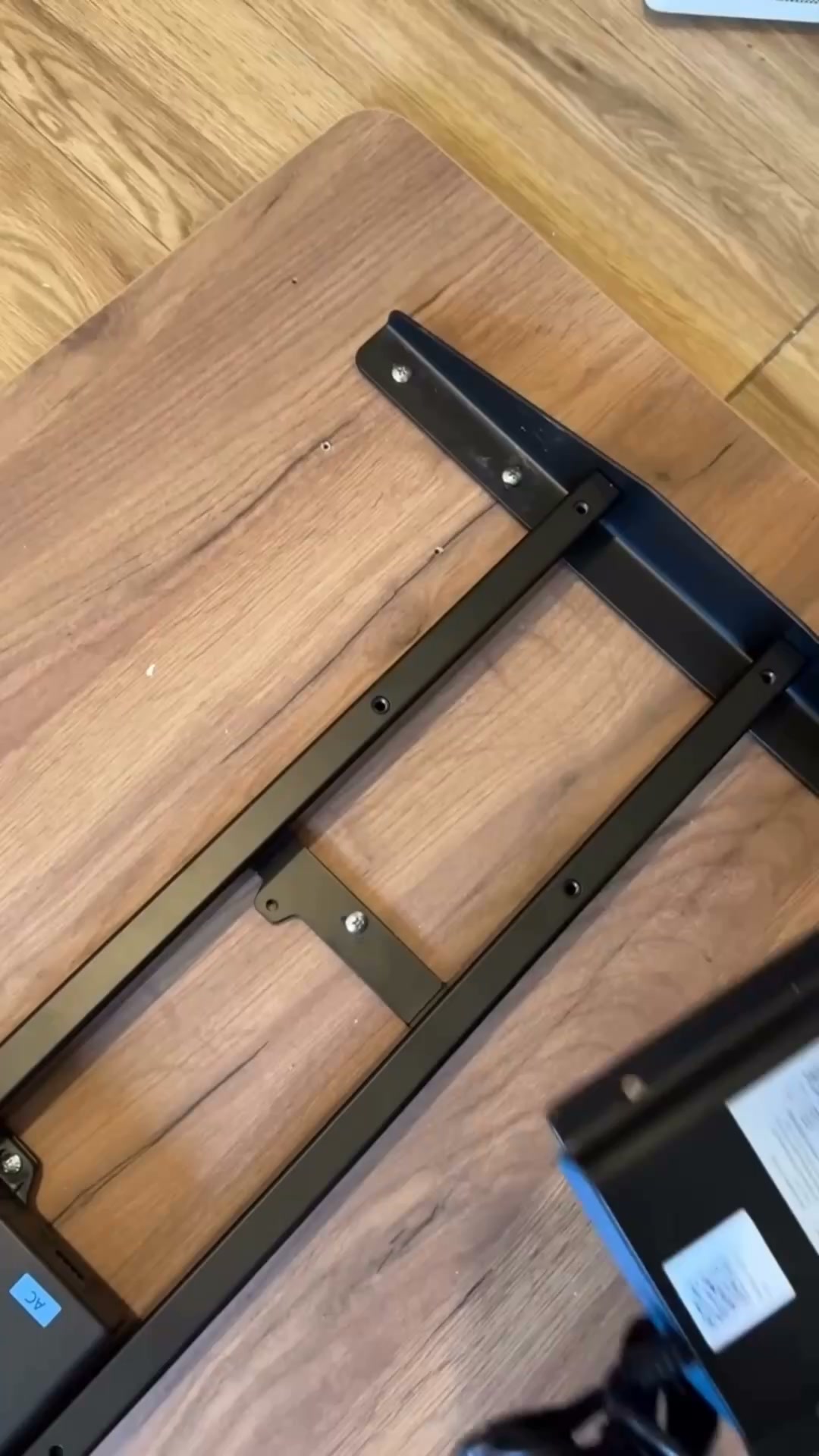 E7 Pro — Scrivania Elettrica Regolabile in Altezza