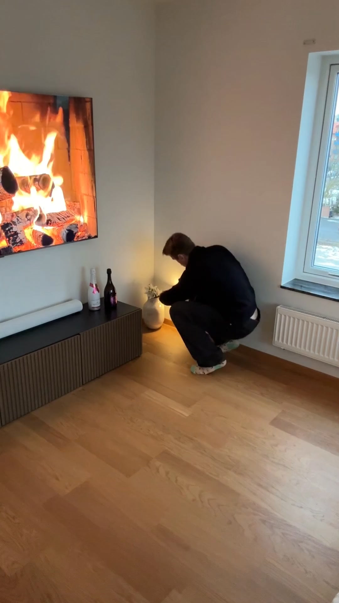 The lamp that turns itself on – every evening