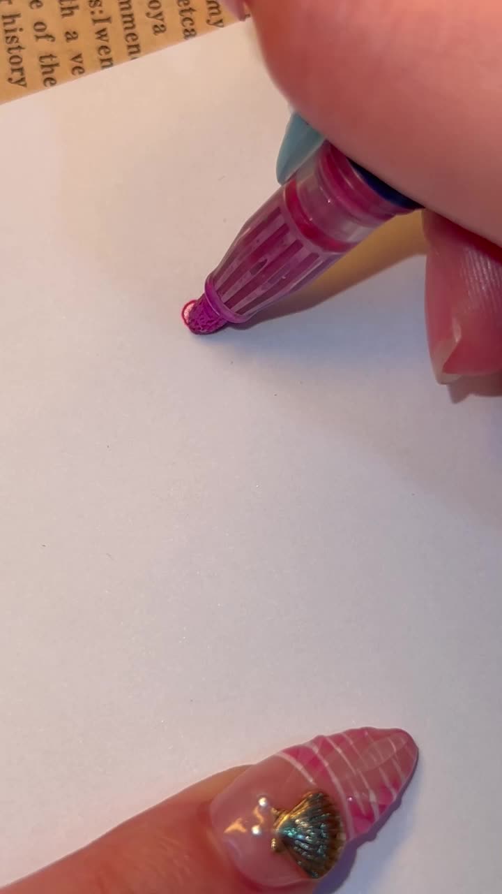 Dreamy Sparkle Dual-Line Contour Pen