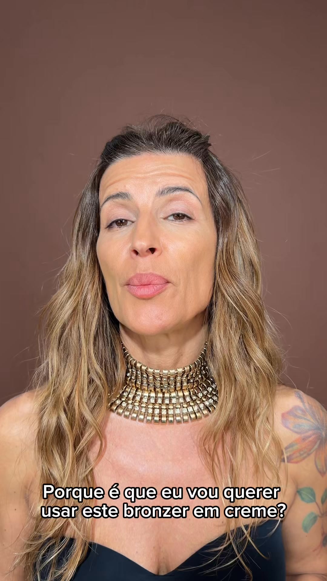 O Summer Touch - Silky Creamy Bronzer vai deixar a sua pele bronzeada, luminosa e com aquele efeito "acabei de chegar de férias”.