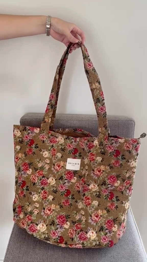 Anúncio de La Luna Bags