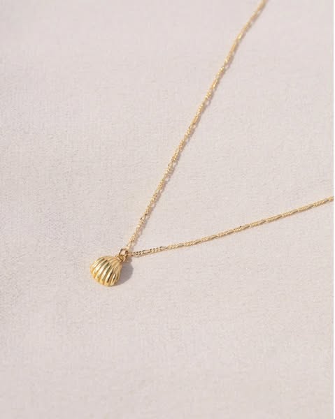 COQUILLAGE Necklace