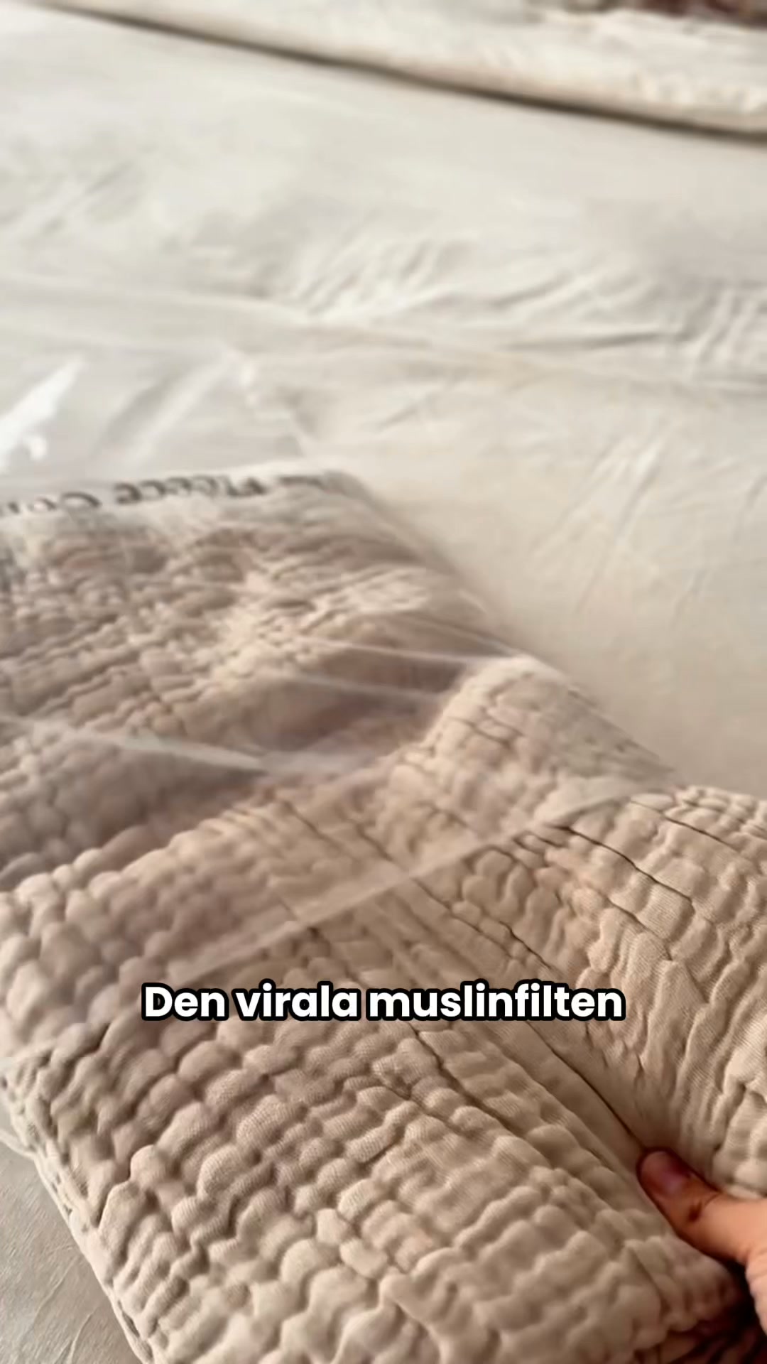 Skapa en mysig atmosfär i ditt hem med muslinfilten från Nordic Fleece