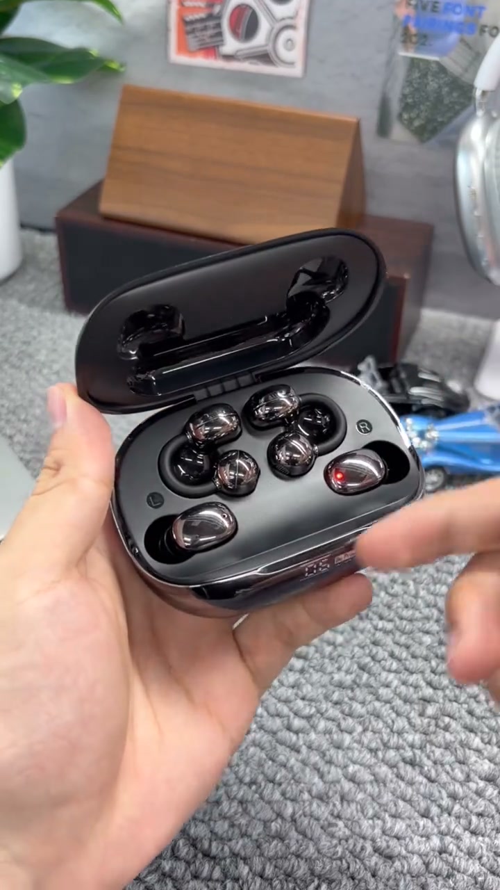 3-in-1 Bluetooth Wireless Earbuds with Chargeable Power Bank Case