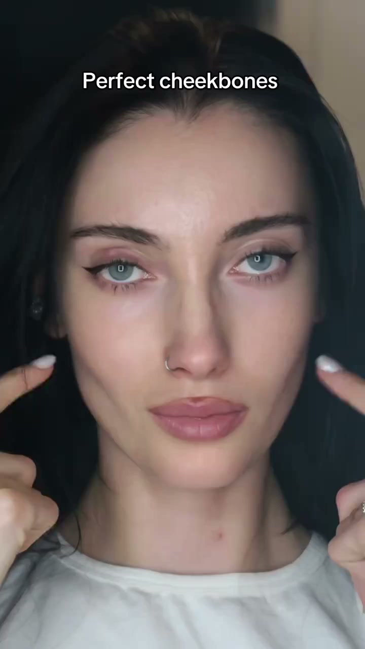 Anúncio de Renata Rios - Reverso Facial Brasileiro