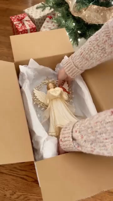 Meaningful Christmas Tree Topper Collection™ – Lighted Holiday Keepsakes