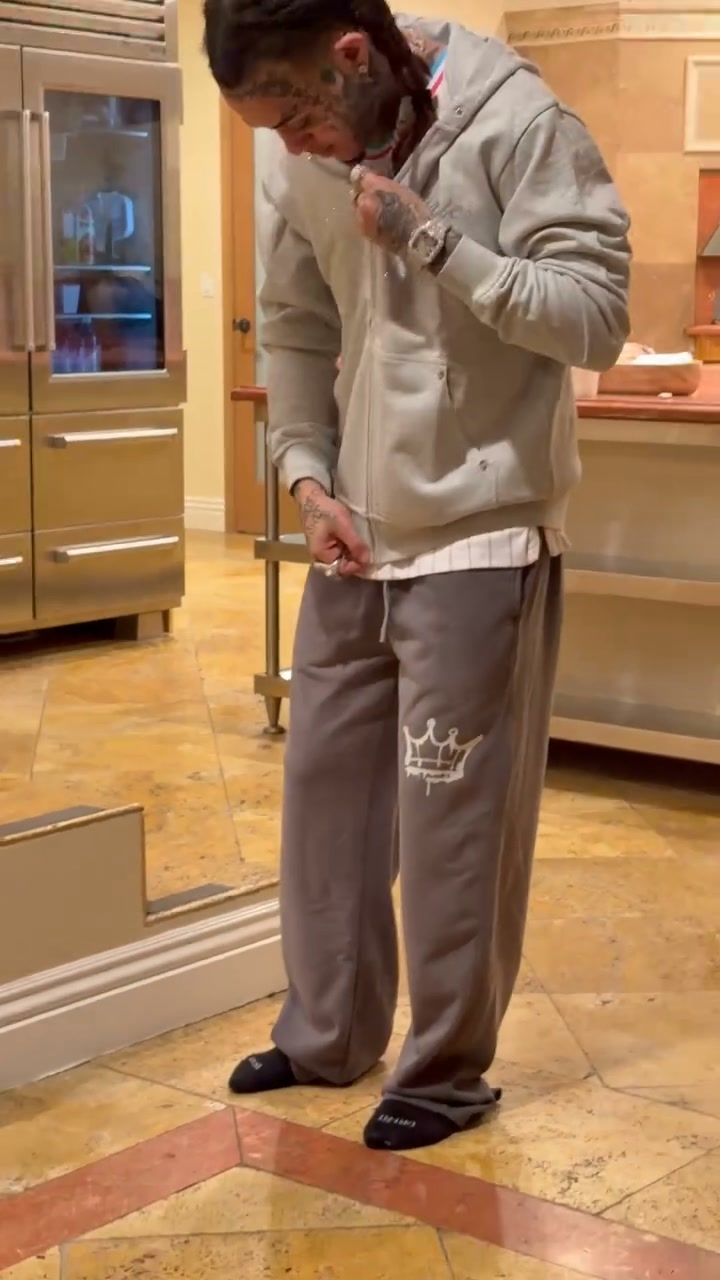 Sweatpants + Hoodie = The Fit