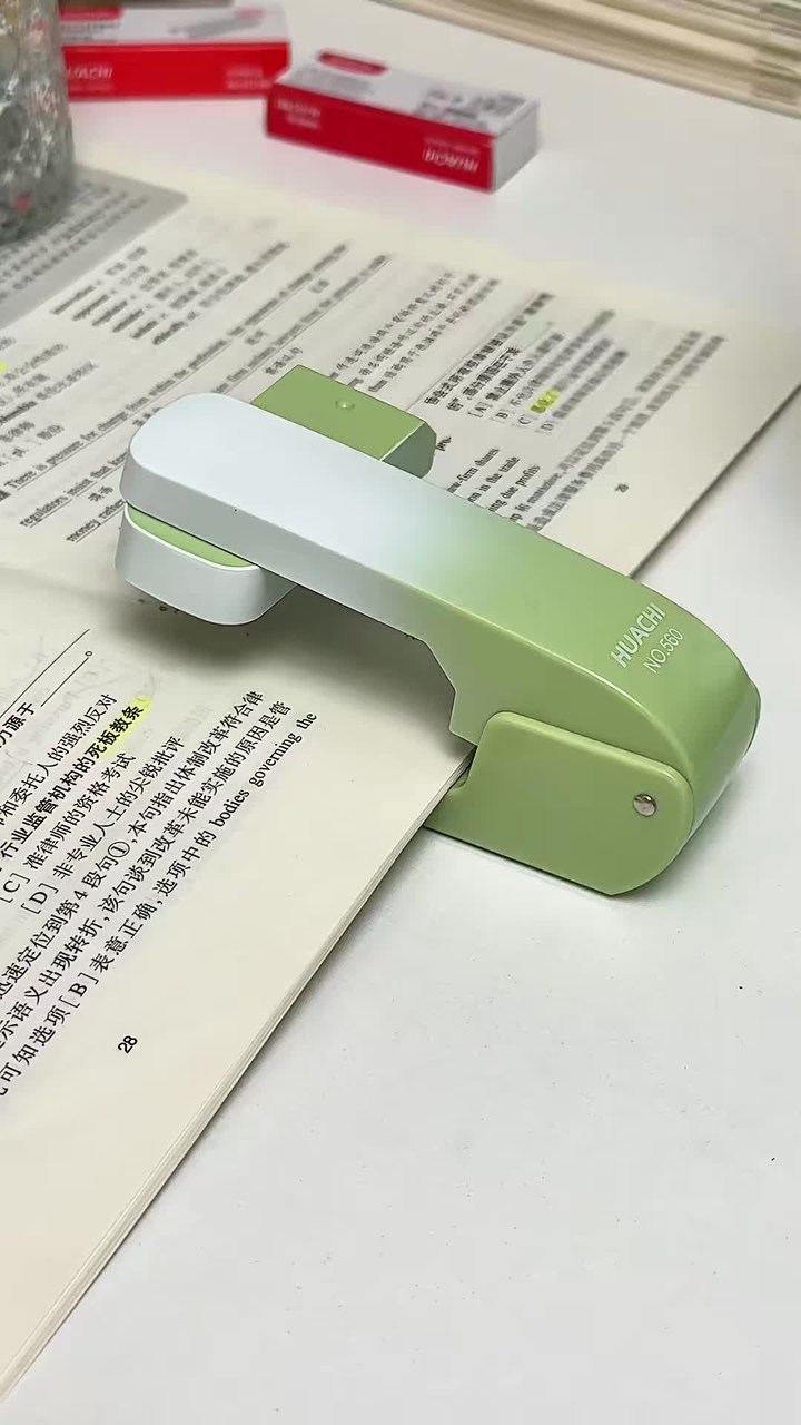 360° Rotating Stapler & Staples