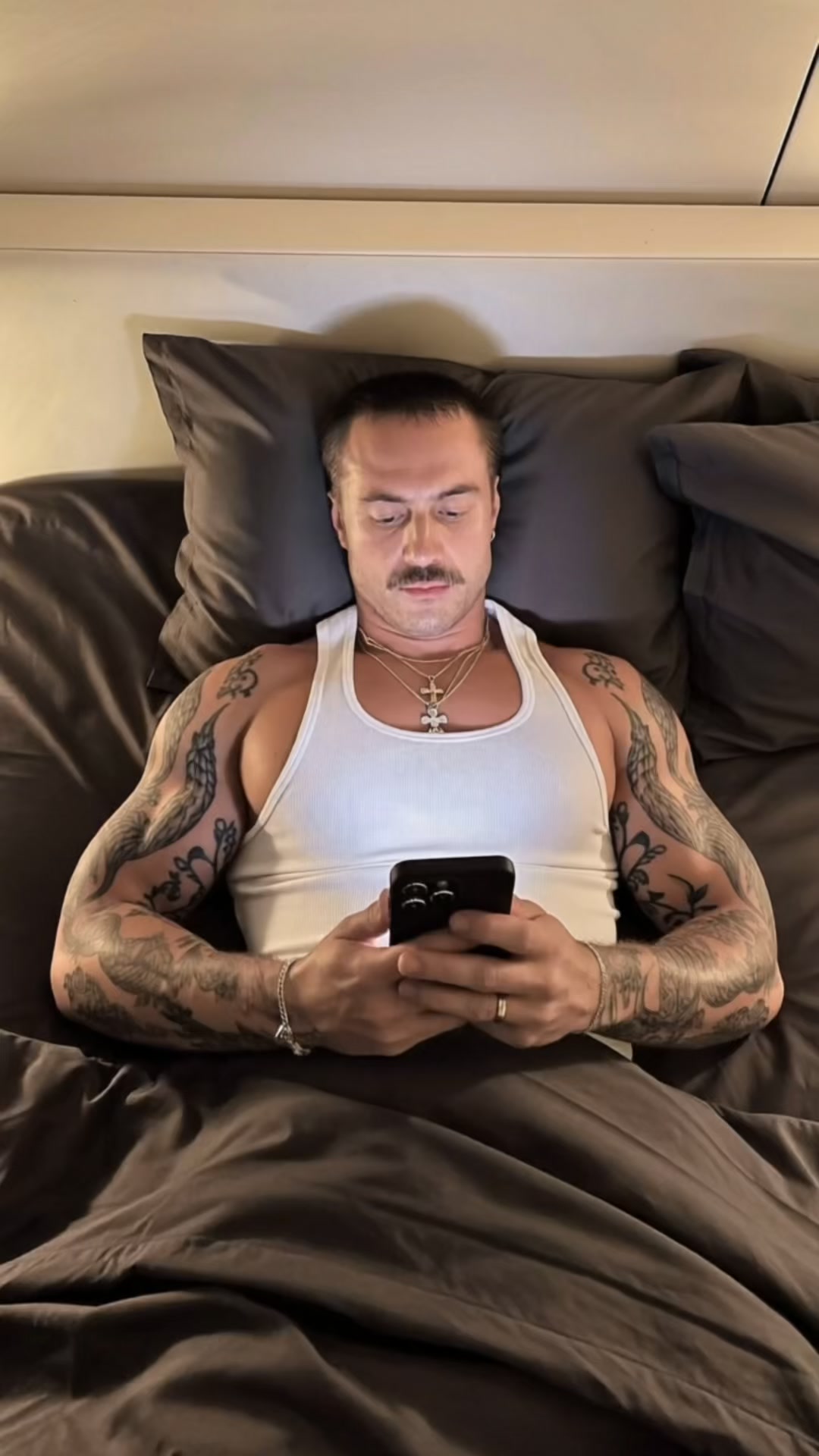 Weckst du morgens auch deinen Partner?