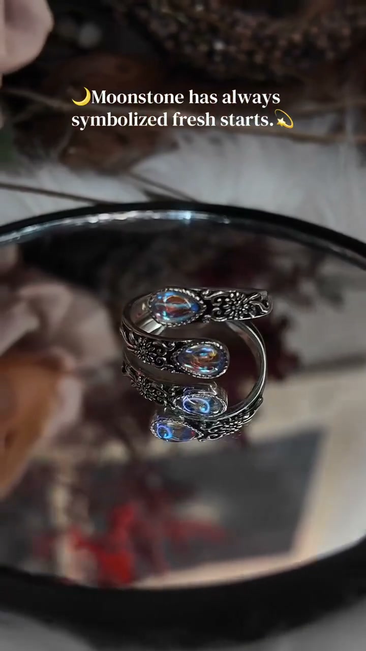 LAST DAY 50% OFF: Vintage Moonstone Bloom Ring