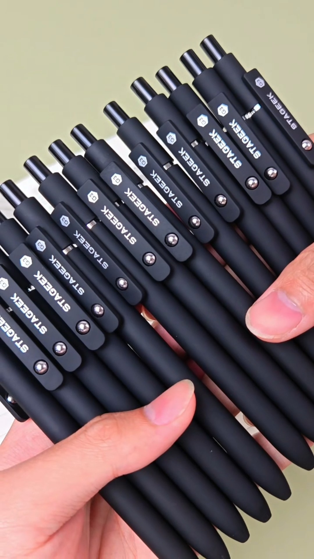 Black Gel Pens, 6Pcs 0.5mm Gel Pens Fine Point, Quick Dry Retractable Gel Pen Set