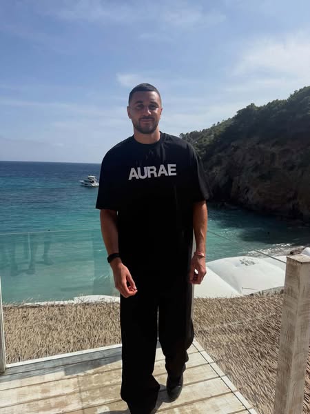 AURAE, Worn by Champions