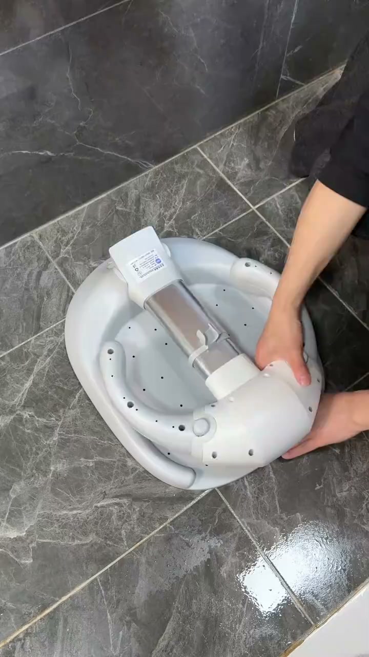 Free Seat & Towel with Baby Bath Buddy™