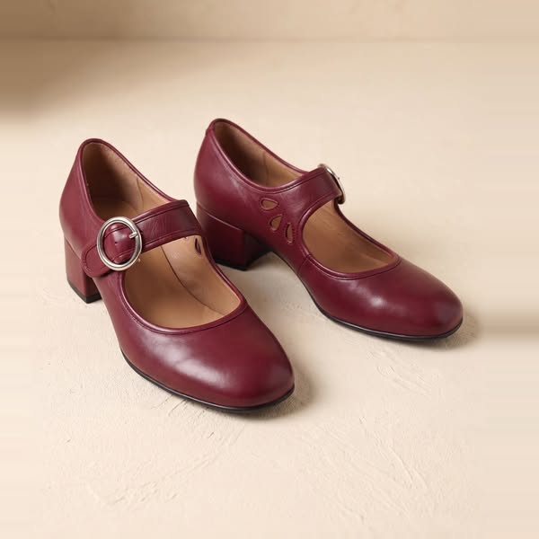 Low block heel Mary Jane shoes