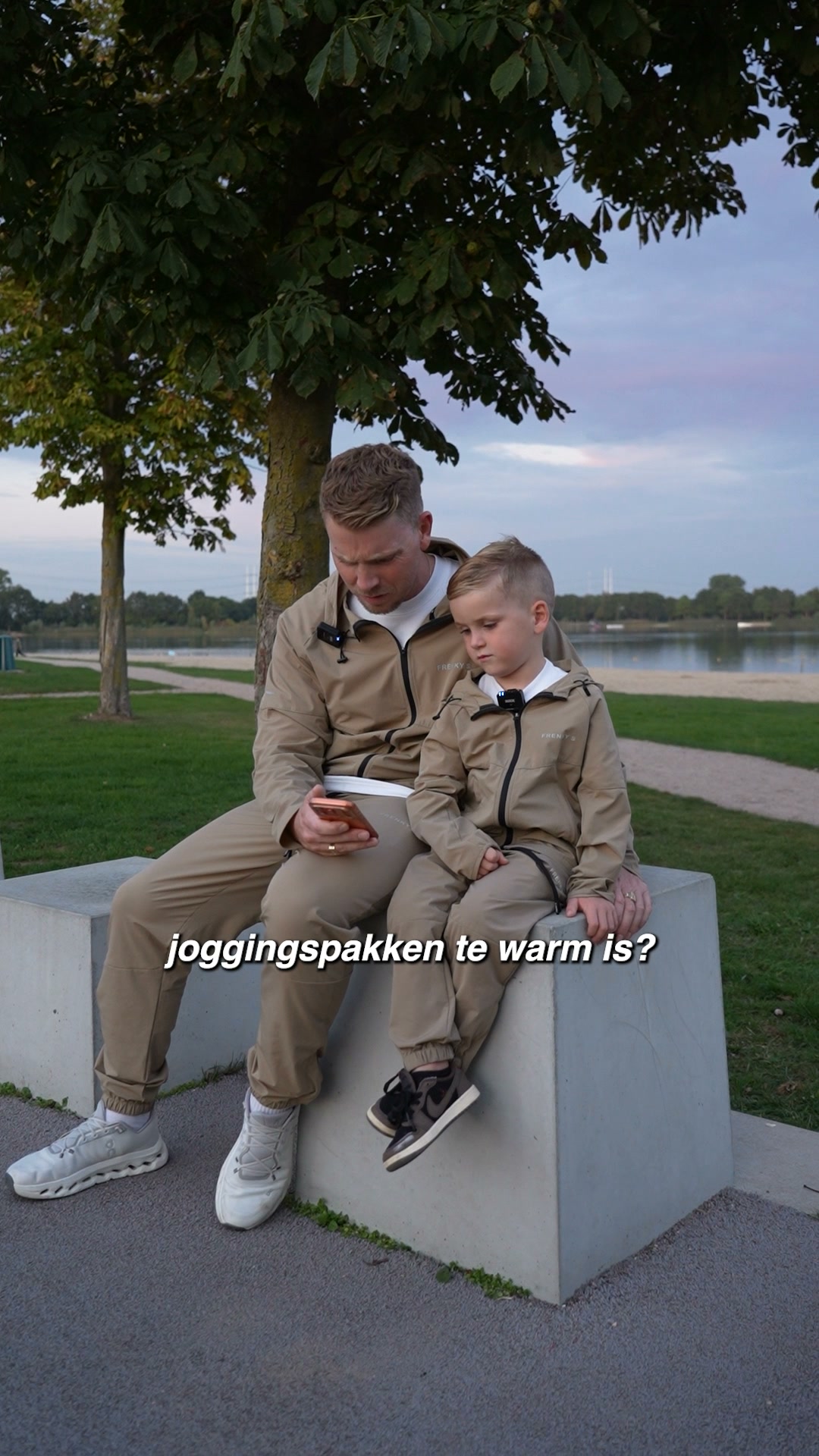 Zo vader, zo zoon. Nu als trainingspak.