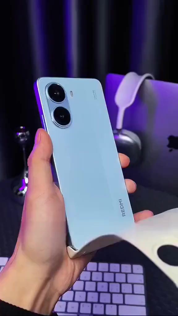 Ultra-Thin Magnetic Case