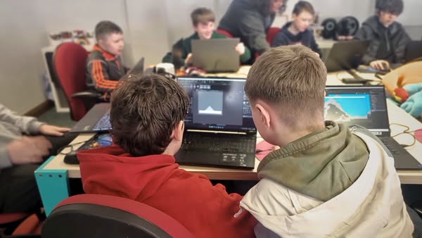 AN INTRODUCTION TO ESPORTS (AGES: 8-14)