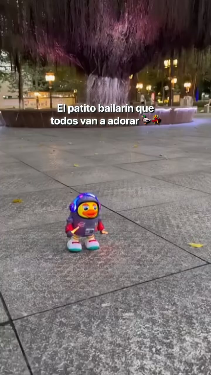 #1 Pato Bailarín