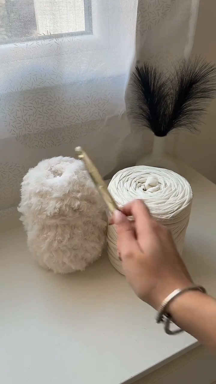 ¡Olvídate de los patrones difíciles! Aprende a crear +200 bolsas de crochet en vídeo.