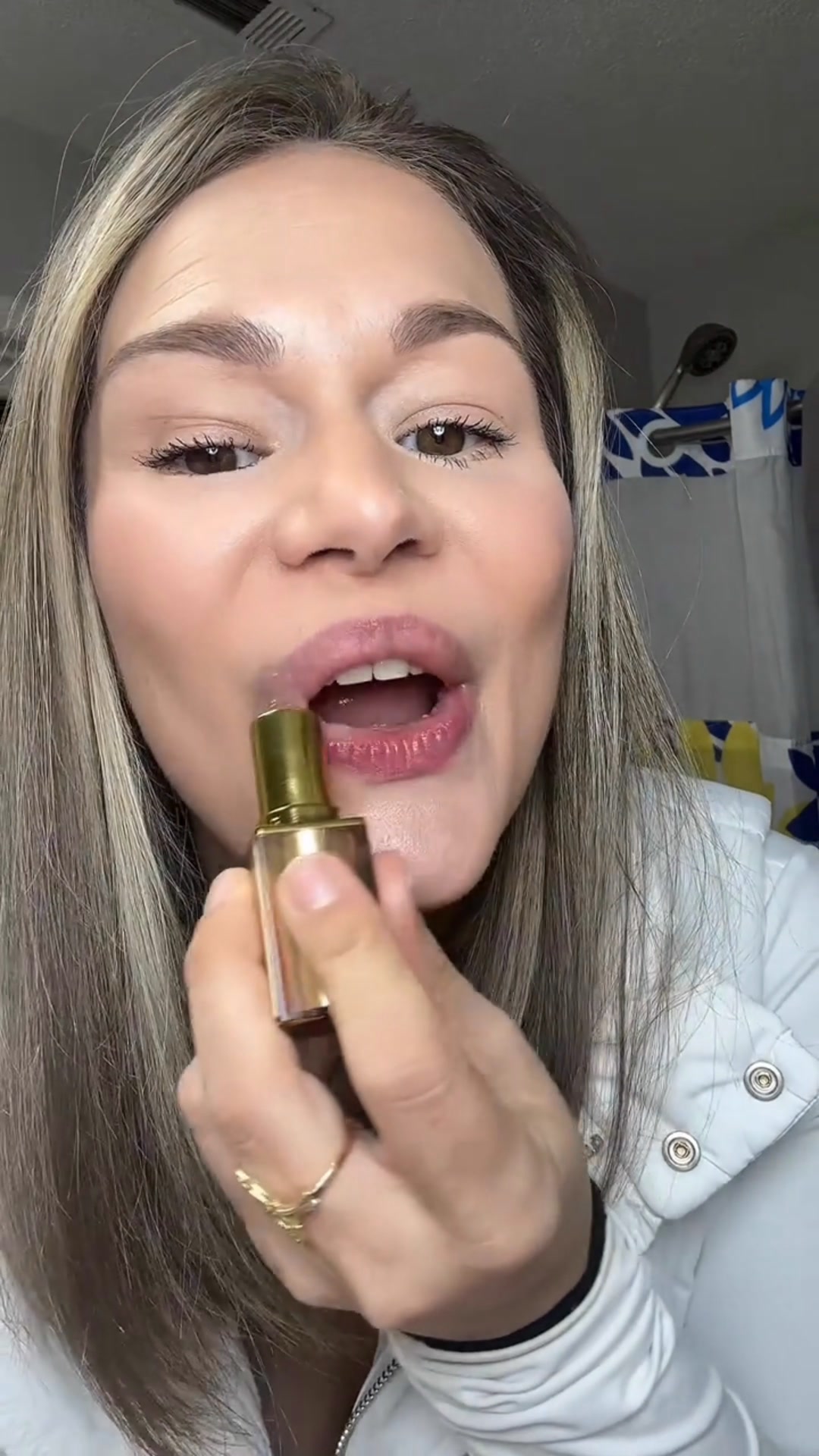 Köp 1 få 1 gratis + fri frakt bara idag