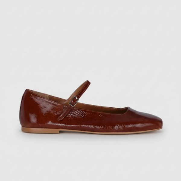 Julieta Mary Janes in Saddle-coloured Patent Leather